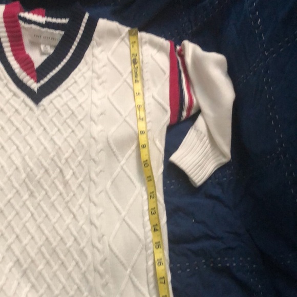 Free assembly sweater - Picture 9 of 13